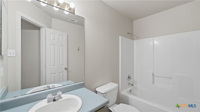 Building Photo - 821 Benning St