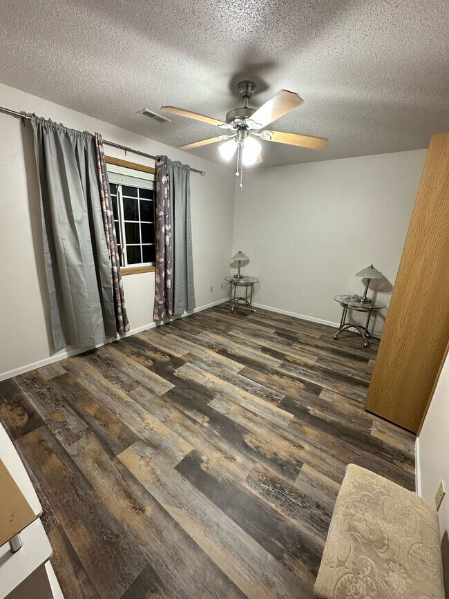 Building Photo - CONDO FOR RENT FROM PRIVATE LANDLORD!