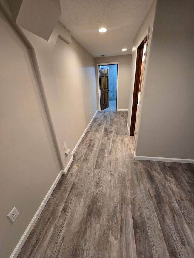 Building Photo - Duplex!