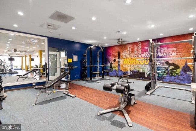 Building Photo - 75 S Reynolds St