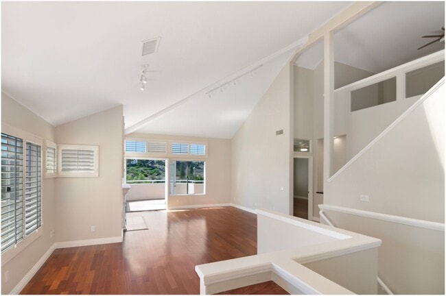 Building Photo - 2 Bedroom Plus Loft - Laguna Niguel Condo!