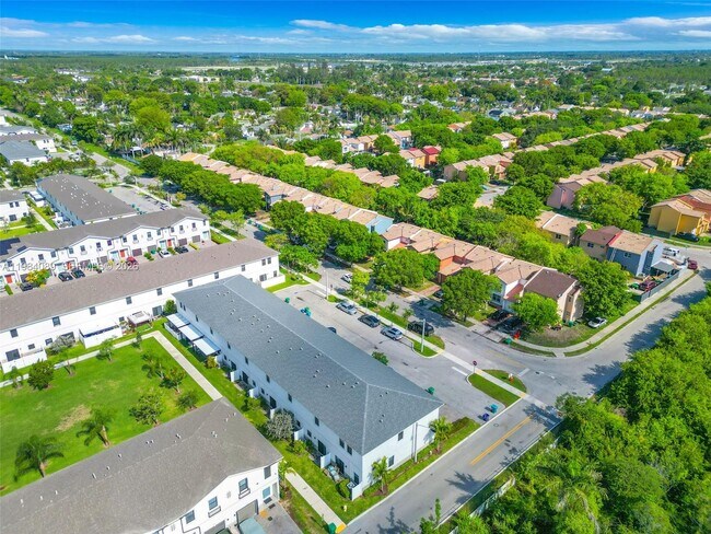 Building Photo - 617 SW 11th St