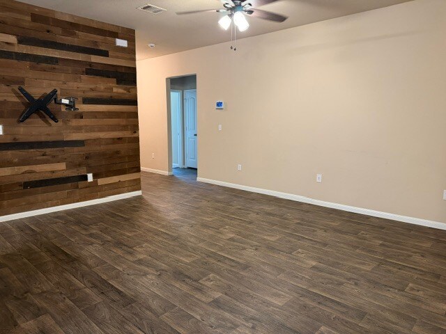 Building Photo - 226 Hess Dr