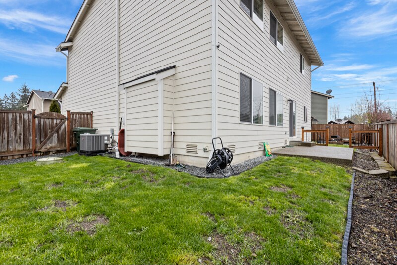 Building Photo - 16522 45th Ave E