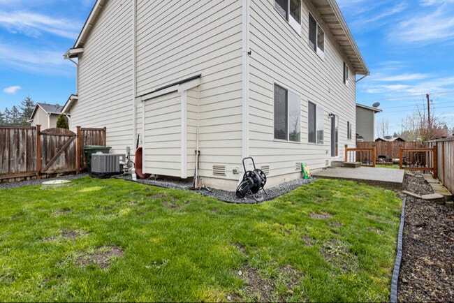 Building Photo - 16522 45th Ave E