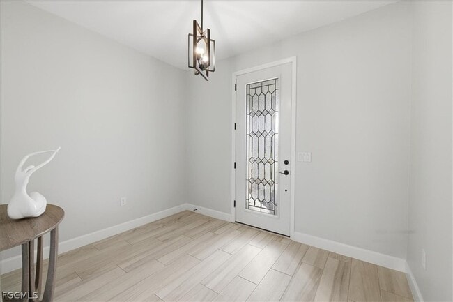 Building Photo - 2038 Grove Dr