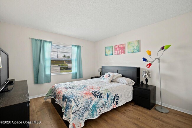 Building Photo - 4570 Ocean Beach Blvd