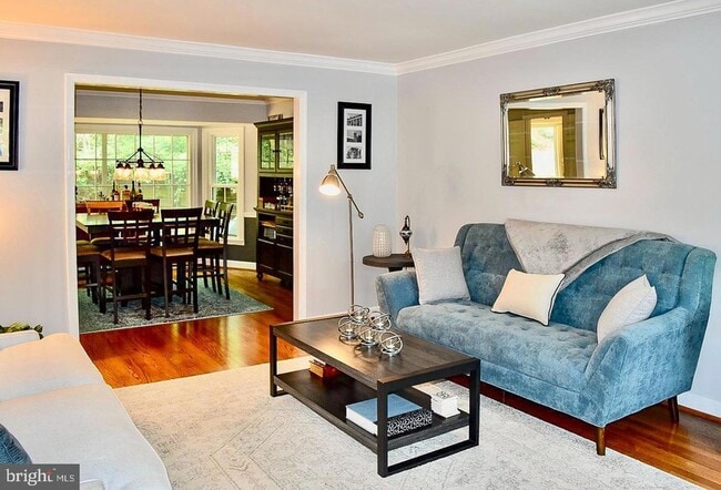 Building Photo - 2235 Abbotsford Dr