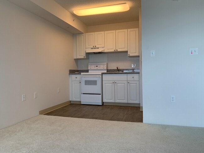 Building Photo - High Floor - Highly sought after Studio 1 ...