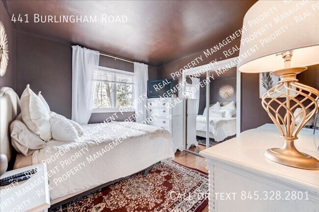 Building Photo - 441 Burlingham Rd