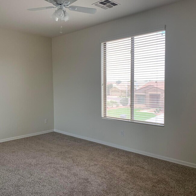 Building Photo - 1530 W Thompson Way