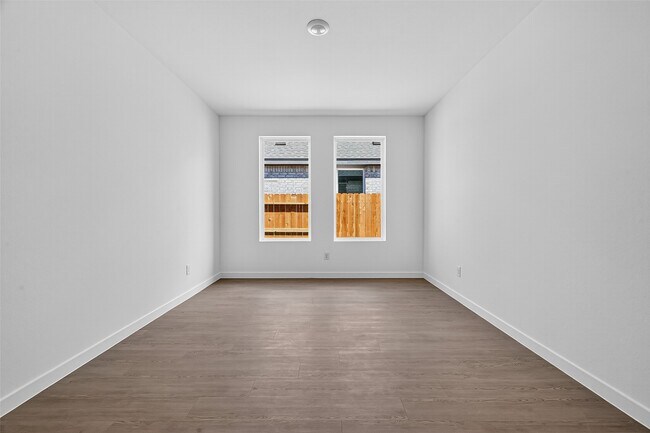 Building Photo - 3028 Avenida Sonoma Dr