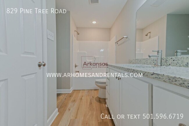 Building Photo - 829 Pine Tree Rd