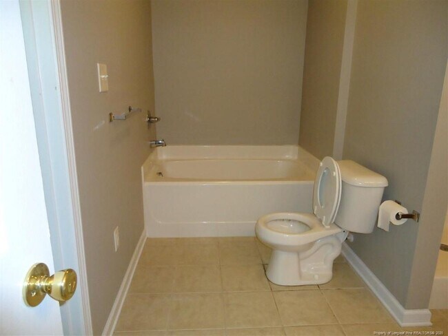 Building Photo - 3694 Pioneer Dr