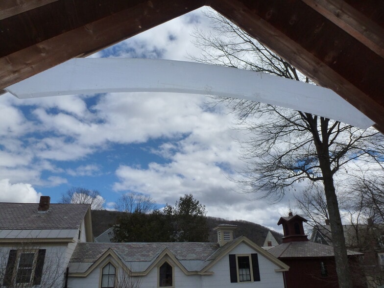 Building Photo - 18 Henry St