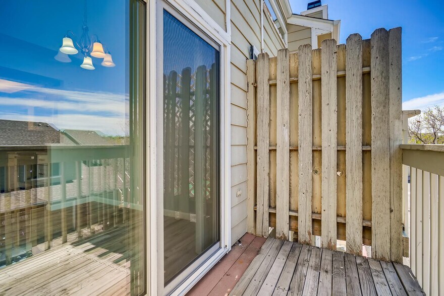 Building Photo - 1342 S Cathay Ct