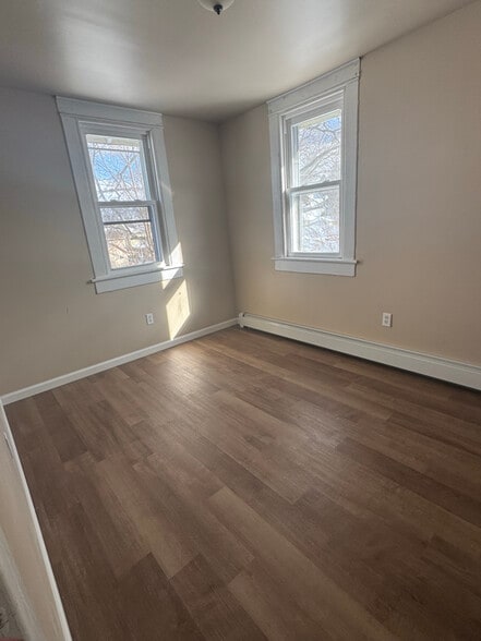 Building Photo - 517 Genet St