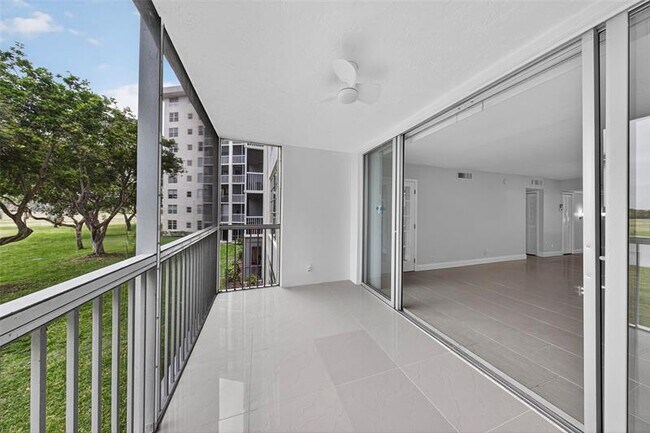Building Photo - 3090 N Course Dr