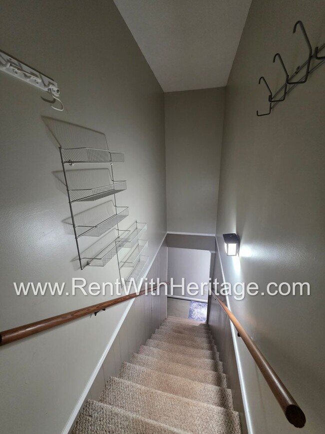 Building Photo - WOW! Fantastic 5 Bedroom/ 2 Bath Ranch With All The Upgrades / Great Location / Popular Alexander...