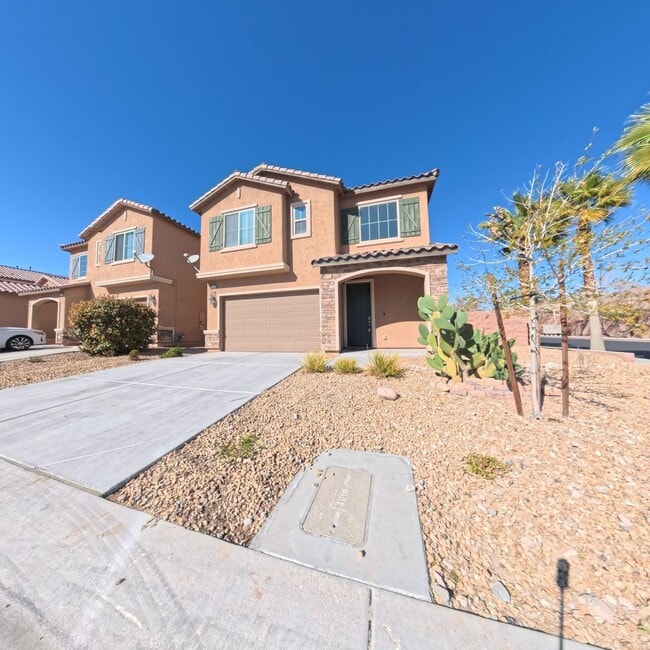 Building Photo - Exceptional Dual Master Residence with Modern Upgrades