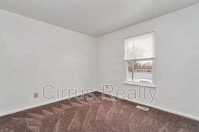Building Photo - 2756 Peach St