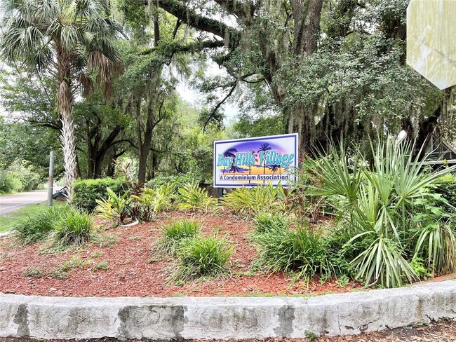 Building Photo - Spacious 3bed/2bath home in Bay Hills vill...