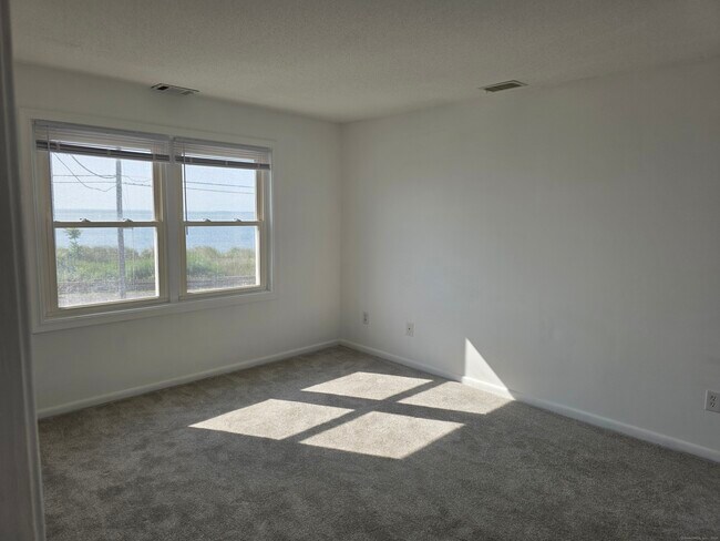 Building Photo - 215 Beach St