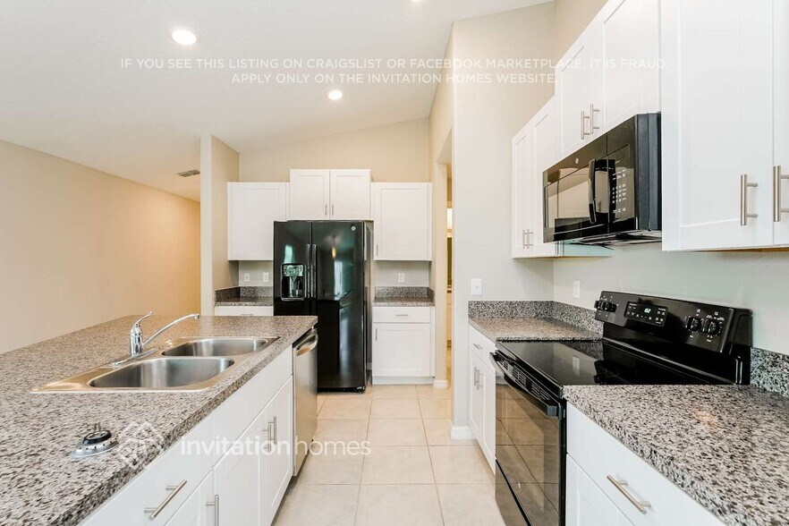 Building Photo - 7109 King Crk Dr