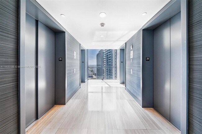 Building Photo - 1080 Brickell Ave