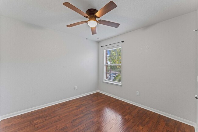 Building Photo - 10926 Acorn Canyon