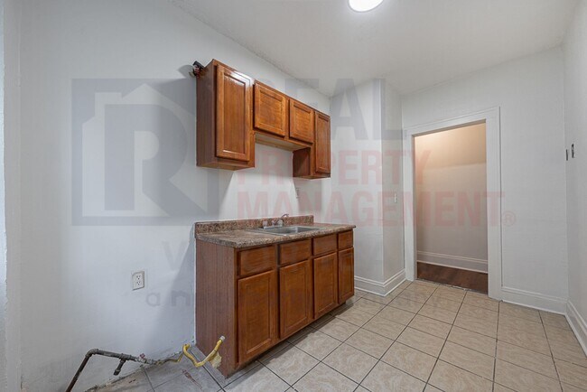 Building Photo - Cozy Living near University Circle
