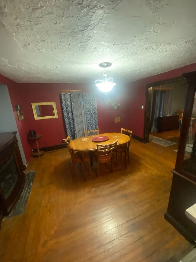 Building Photo - 540 Cameron Ave