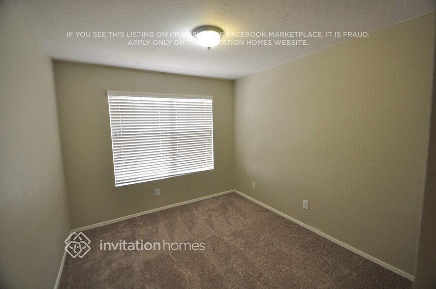 Building Photo - 10246 N 66th Ave