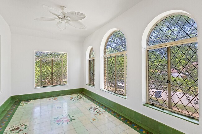 Building Photo - 2 Bed/2 Bath Duplex in Monte Vista Subdivi...