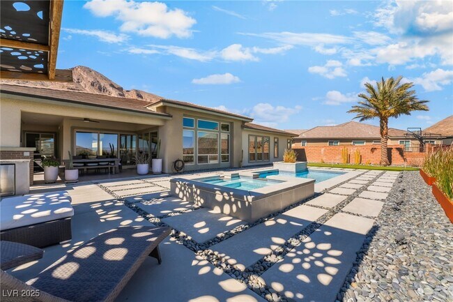 Building Photo - 3120 Greenscape Ln