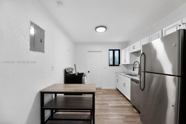 Building Photo - 1810 NW 9th St