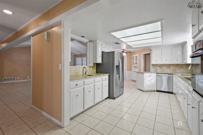 Building Photo - 4514 Lisa Ln