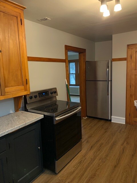 Kitchen - 106 N 7th Ave