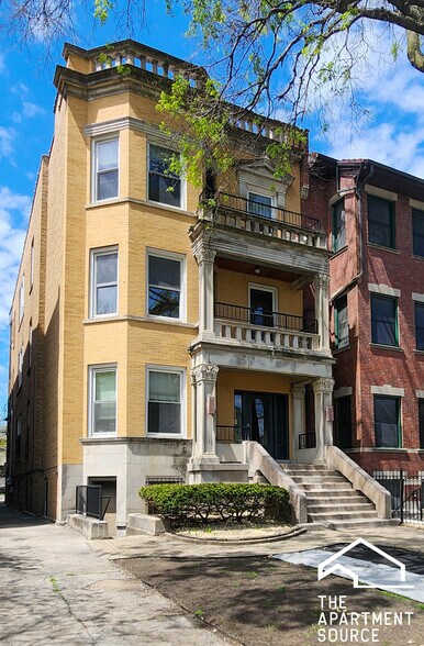 Building Photo - 4311 N Sheridan Rd