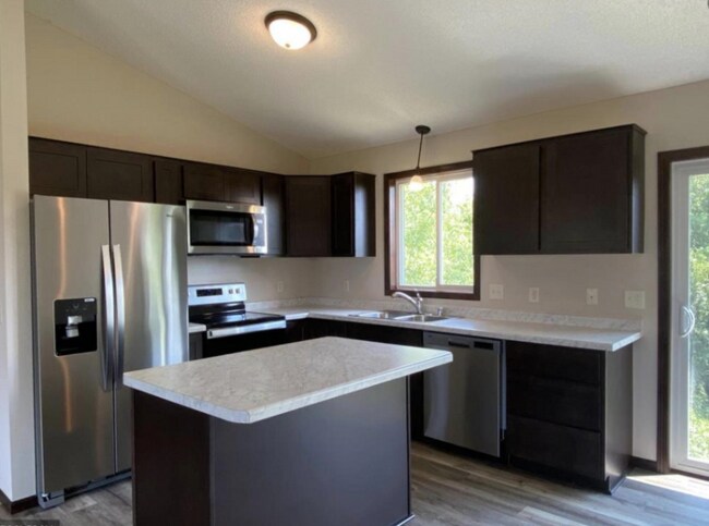 Building Photo - 2339 8th Ln SE