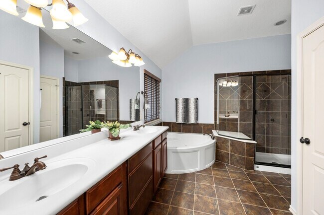 Building Photo - 8338 Whisper Point Dr
