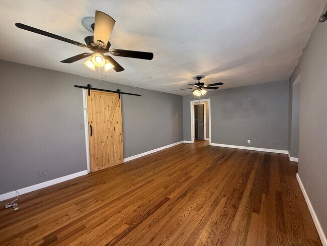 Building Photo - 422 Angelo Blvd