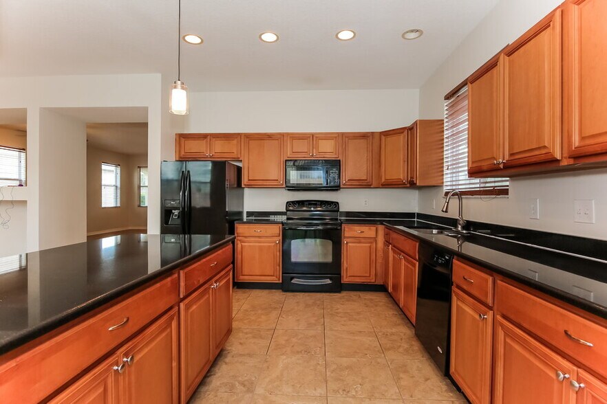 Building Photo - 9322 Zincoe Ln