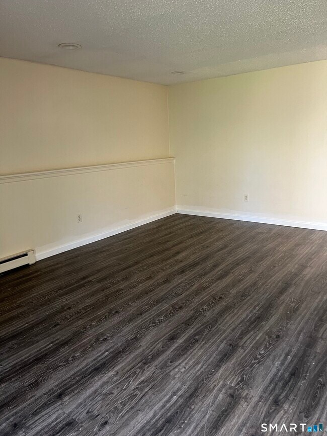 Building Photo - 20 Burgundy Hill Ln