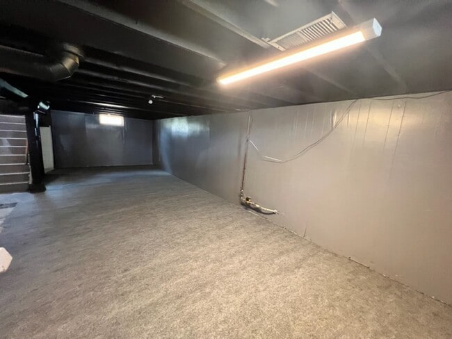 Building Photo - 1909 Williams Blvd SW