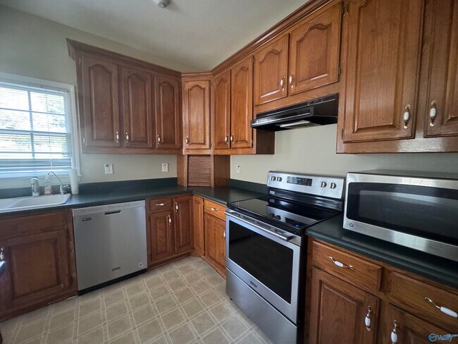 Building Photo - 109 Simmons Dr