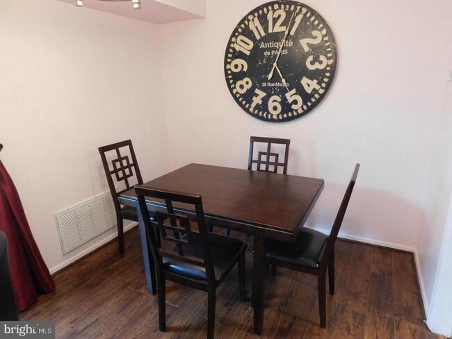 Building Photo - 6147 Leesburg Pike