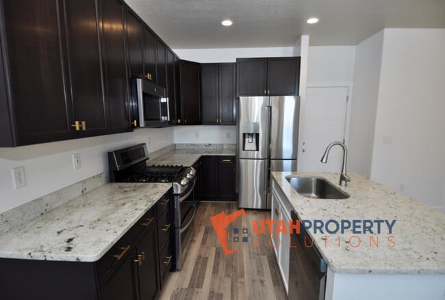 Building Photo - 14927 S Thunder Horse Ln