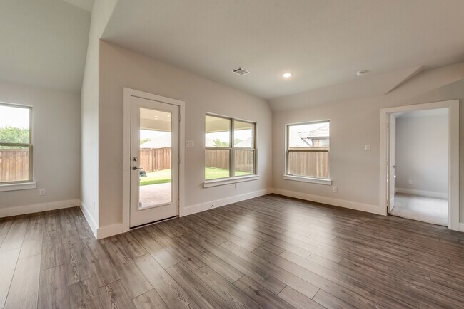 Building Photo - 243 Frio Dr