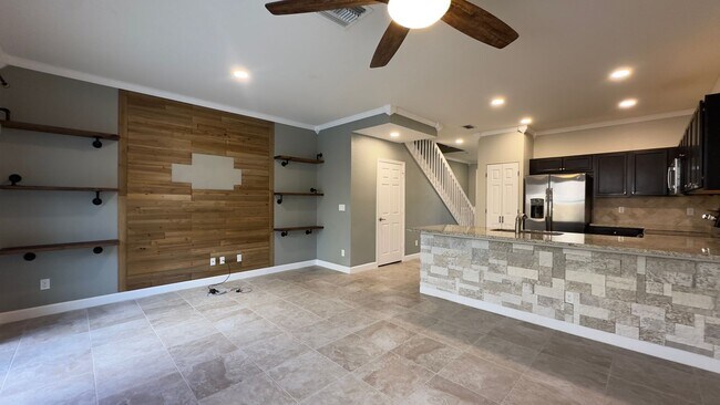 Building Photo - Charming 2-Bed Townhouse with on Ashley River Road!